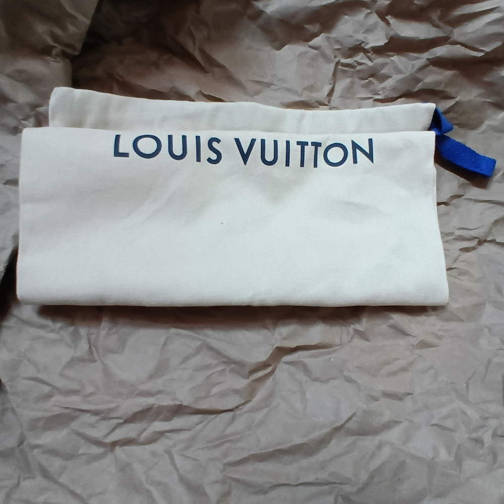 Authentic Louis Vuitton Drawstring Dust Bag Yellow Cotton 76 cm x 33 cm NEW
H
ha